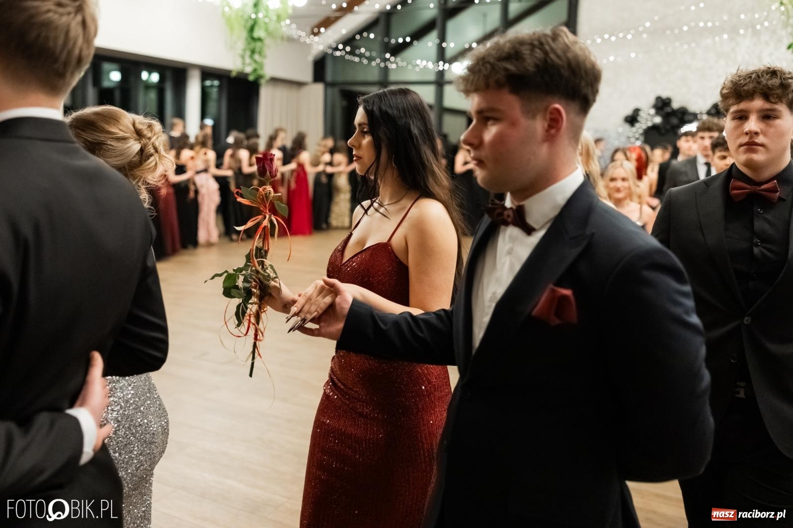 Zdjęcie w galerii na portalu naszraciborz.pl: ZSO nr 1 w Raciborzu po raz pierwszy bawi się na studniówce w Rudach [FOTO i WIDEO] wiadomości z regionu