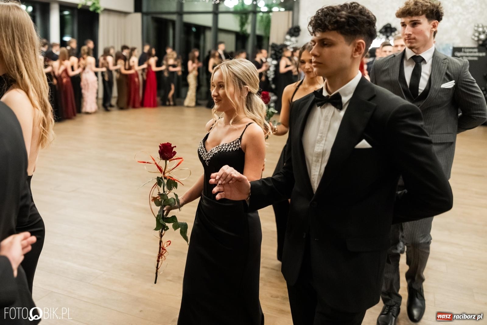 Zdjęcie w galerii na portalu naszraciborz.pl: ZSO nr 1 w Raciborzu po raz pierwszy bawi się na studniówce w Rudach [FOTO i WIDEO] wiadomości z regionu