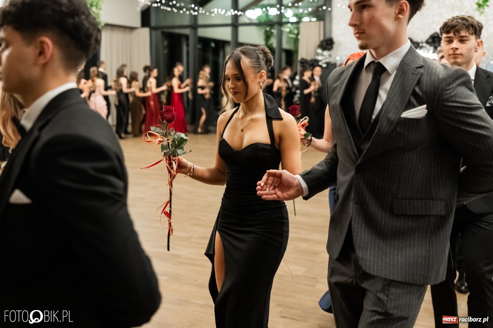 Zdjęcie w galerii na portalu naszraciborz.pl: ZSO nr 1 w Raciborzu po raz pierwszy bawi się na studniówce w Rudach [FOTO i WIDEO] wiadomości z regionu