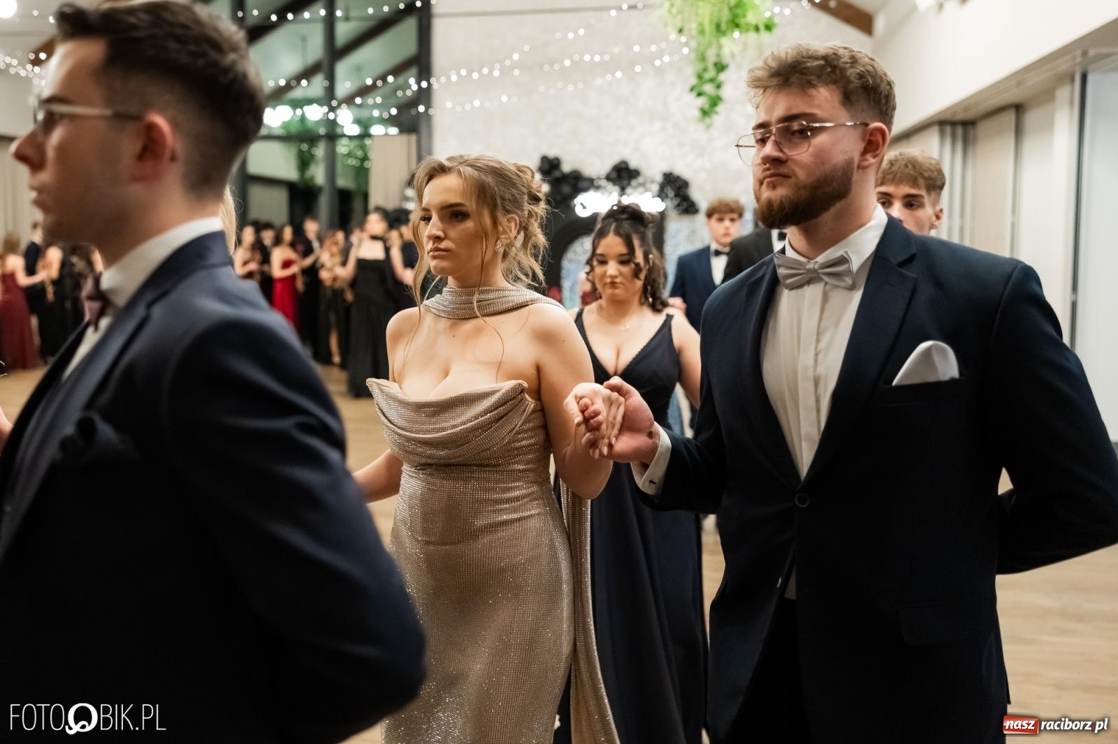 Zdjęcie w galerii na portalu naszraciborz.pl: ZSO nr 1 w Raciborzu po raz pierwszy bawi się na studniówce w Rudach [FOTO i WIDEO] wiadomości z regionu