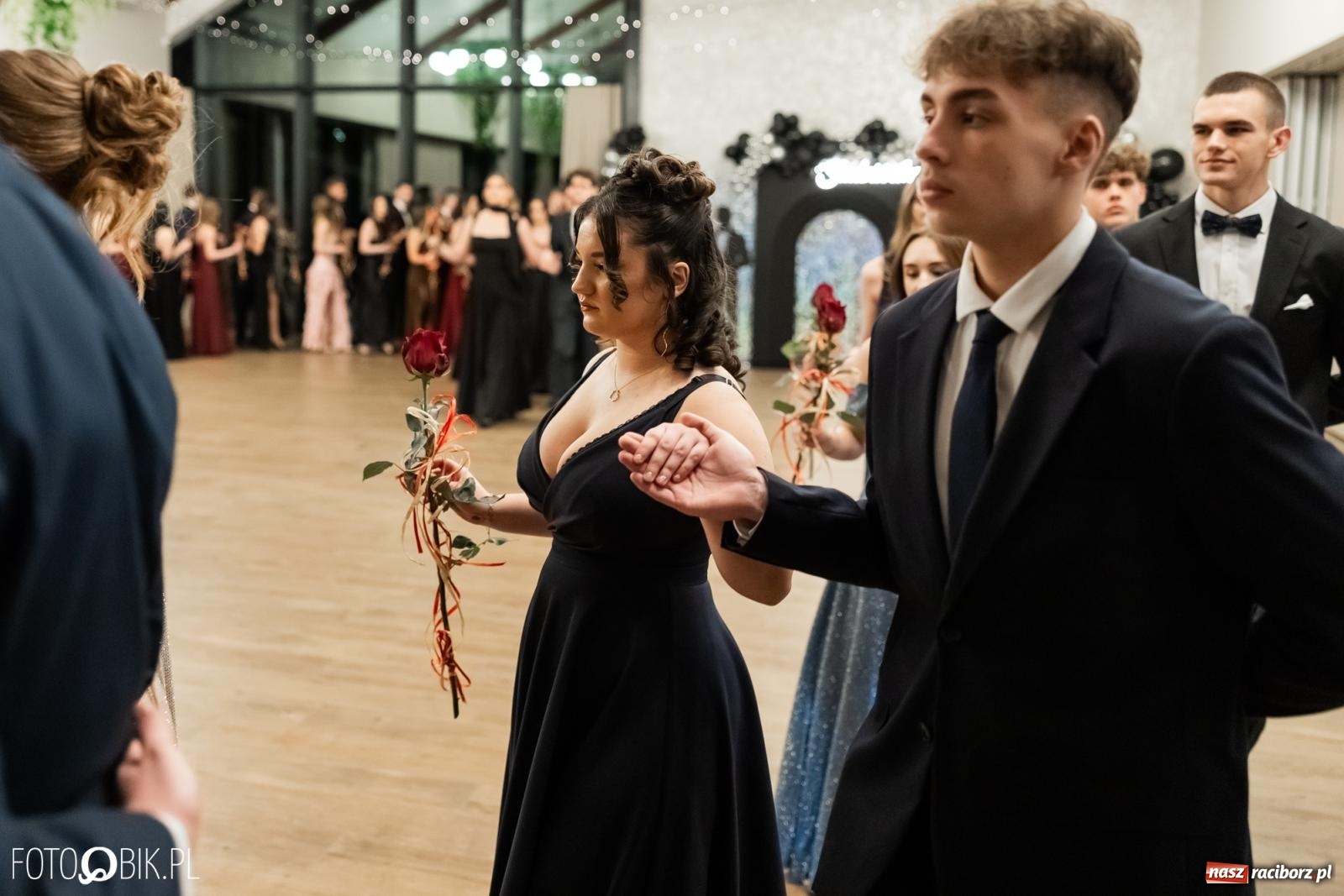 Zdjęcie w galerii na portalu naszraciborz.pl: ZSO nr 1 w Raciborzu po raz pierwszy bawi się na studniówce w Rudach [FOTO i WIDEO] wiadomości z regionu