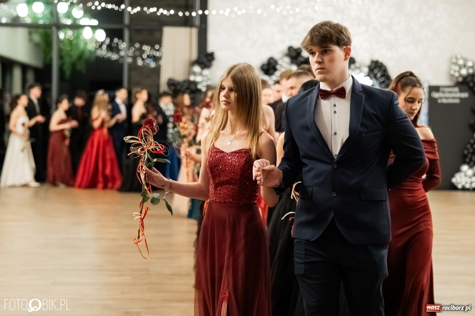 Zdjęcie w galerii na portalu naszraciborz.pl: ZSO nr 1 w Raciborzu po raz pierwszy bawi się na studniówce w Rudach [FOTO i WIDEO] wiadomości z regionu