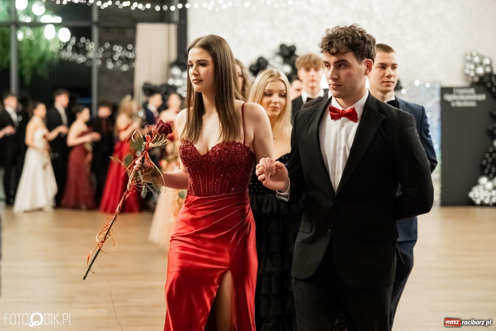 Zdjęcie w galerii na portalu naszraciborz.pl: ZSO nr 1 w Raciborzu po raz pierwszy bawi się na studniówce w Rudach [FOTO i WIDEO] wiadomości z regionu