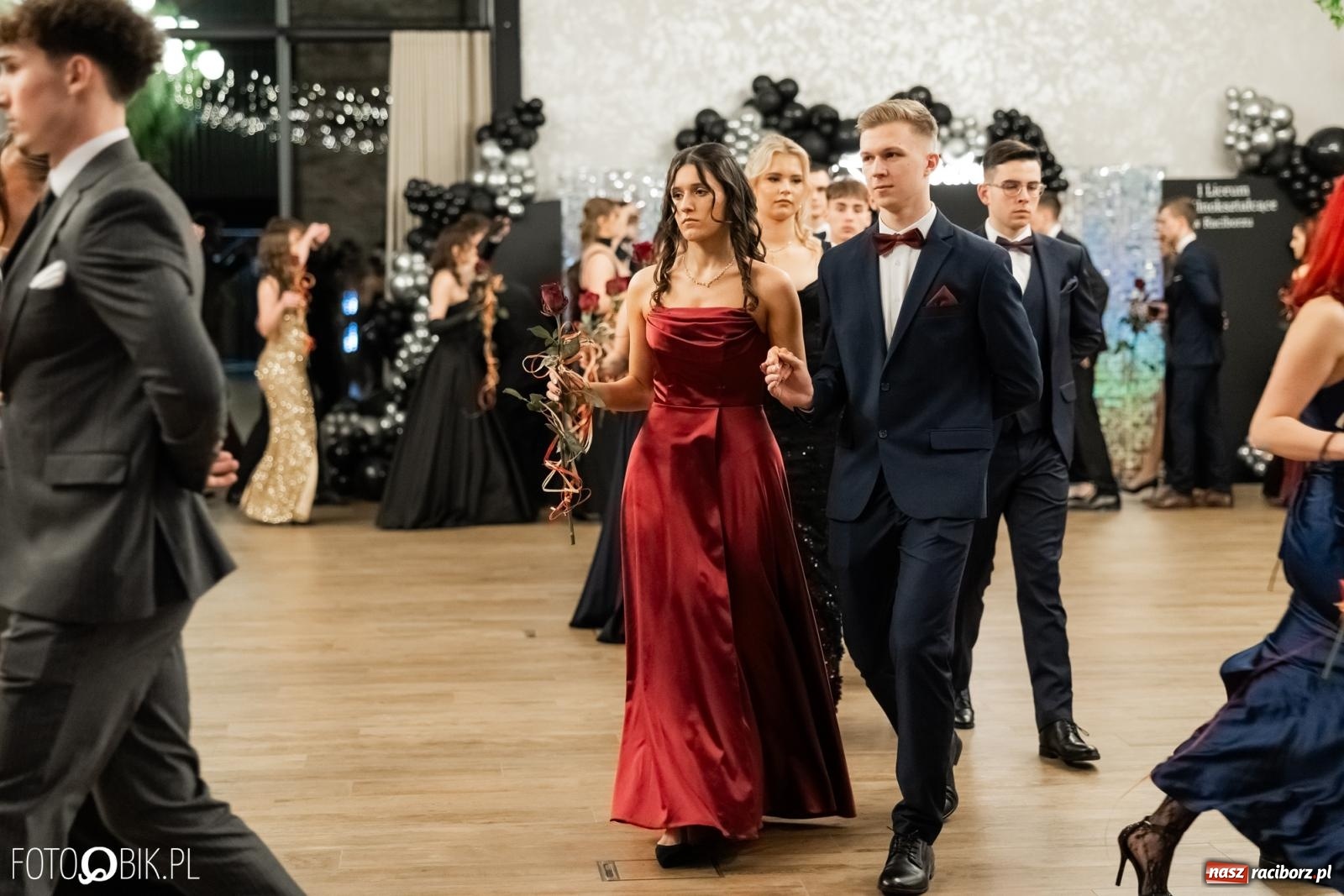 Zdjęcie w galerii na portalu naszraciborz.pl: ZSO nr 1 w Raciborzu po raz pierwszy bawi się na studniówce w Rudach [FOTO i WIDEO] wiadomości z regionu