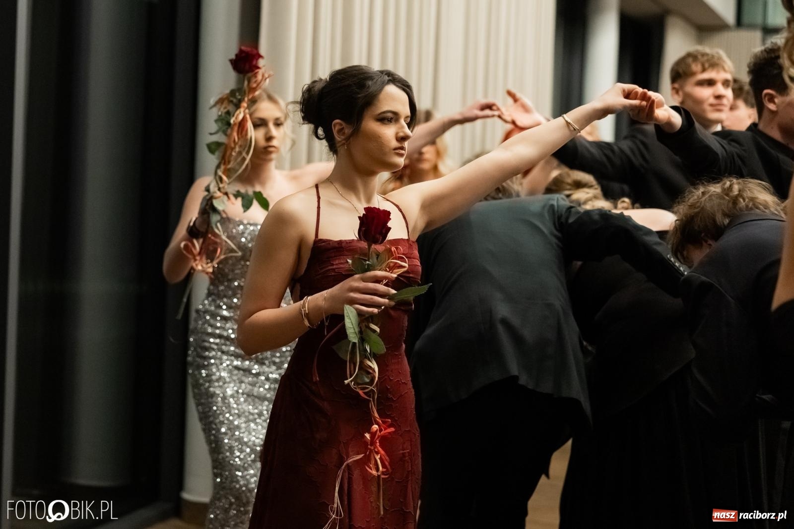 Zdjęcie w galerii na portalu naszraciborz.pl: ZSO nr 1 w Raciborzu po raz pierwszy bawi się na studniówce w Rudach [FOTO i WIDEO] wiadomości z regionu