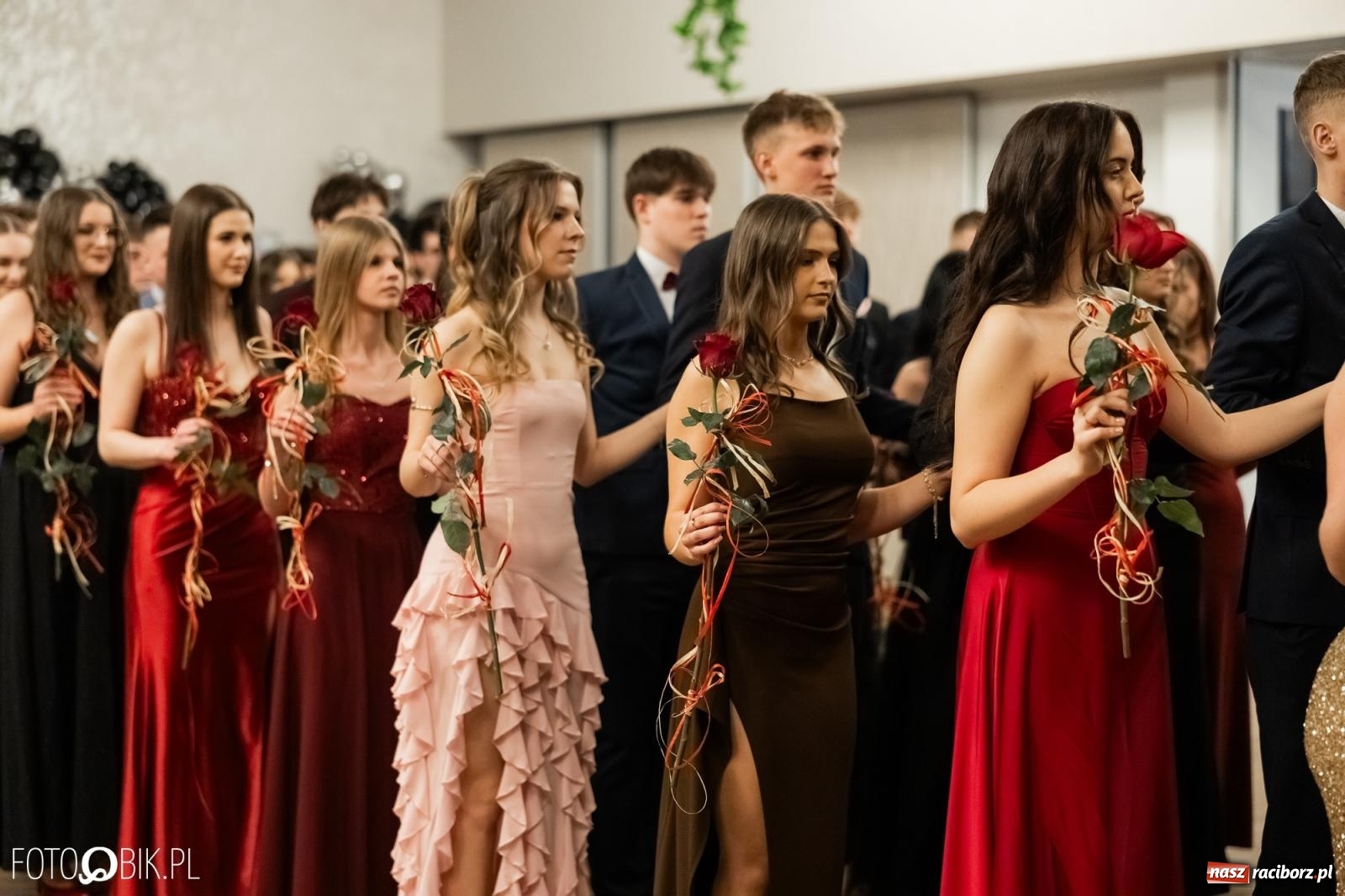 Zdjęcie w galerii na portalu naszraciborz.pl: ZSO nr 1 w Raciborzu po raz pierwszy bawi się na studniówce w Rudach [FOTO i WIDEO] wiadomości z regionu