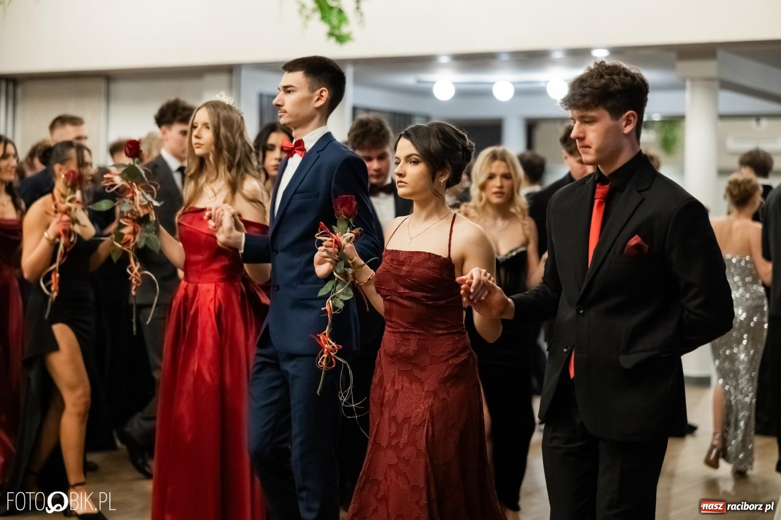 Zdjęcie w galerii na portalu naszraciborz.pl: ZSO nr 1 w Raciborzu po raz pierwszy bawi się na studniówce w Rudach [FOTO i WIDEO] wiadomości z regionu