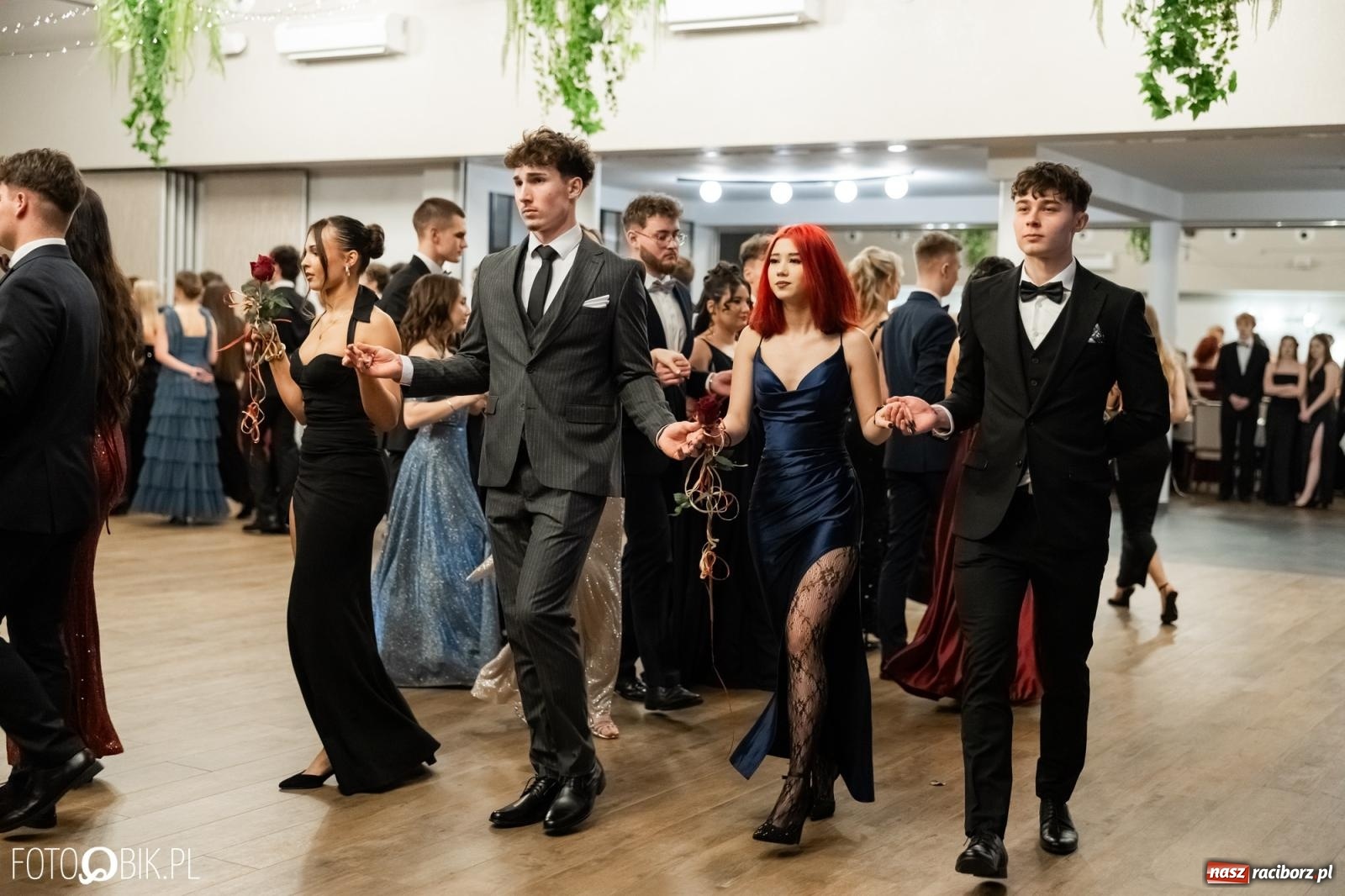 Zdjęcie w galerii na portalu naszraciborz.pl: ZSO nr 1 w Raciborzu po raz pierwszy bawi się na studniówce w Rudach [FOTO i WIDEO] wiadomości z regionu