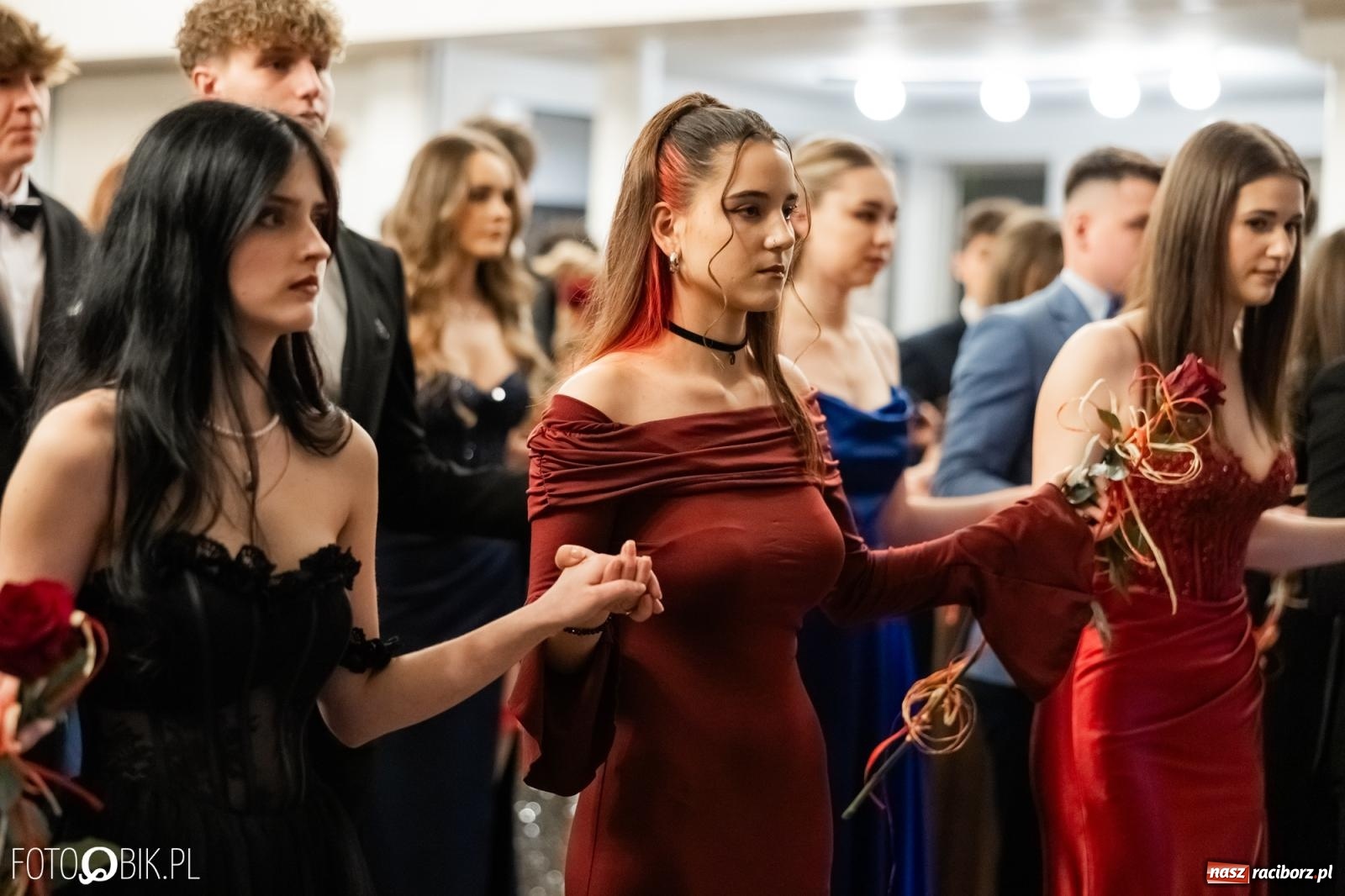 Zdjęcie w galerii na portalu naszraciborz.pl: ZSO nr 1 w Raciborzu po raz pierwszy bawi się na studniówce w Rudach [FOTO i WIDEO] wiadomości z regionu