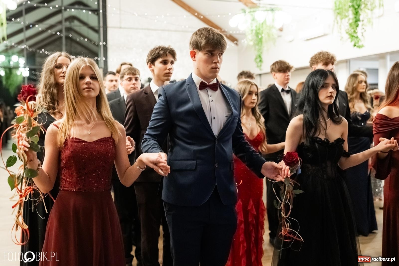 Zdjęcie w galerii na portalu naszraciborz.pl: ZSO nr 1 w Raciborzu po raz pierwszy bawi się na studniówce w Rudach [FOTO i WIDEO] wiadomości z regionu