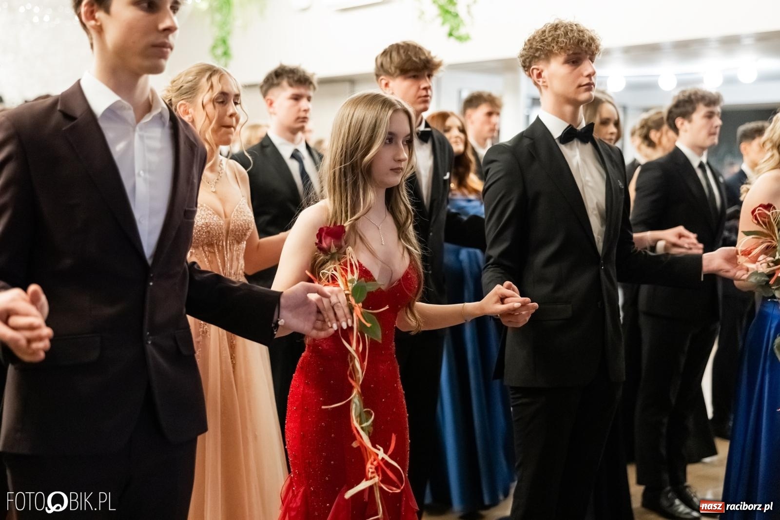 Zdjęcie w galerii na portalu naszraciborz.pl: ZSO nr 1 w Raciborzu po raz pierwszy bawi się na studniówce w Rudach [FOTO i WIDEO] wiadomości z regionu