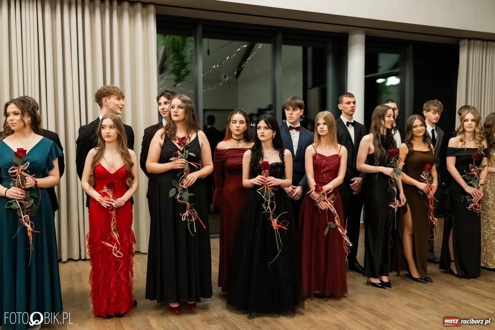 Zdjęcie w galerii na portalu naszraciborz.pl: ZSO nr 1 w Raciborzu po raz pierwszy bawi się na studniówce w Rudach [FOTO i WIDEO] wiadomości z regionu