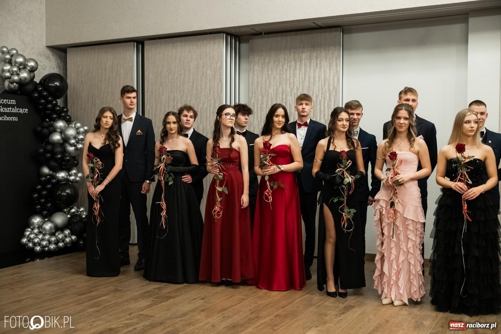 Zdjęcie w galerii na portalu naszraciborz.pl: ZSO nr 1 w Raciborzu po raz pierwszy bawi się na studniówce w Rudach [FOTO i WIDEO] wiadomości z regionu