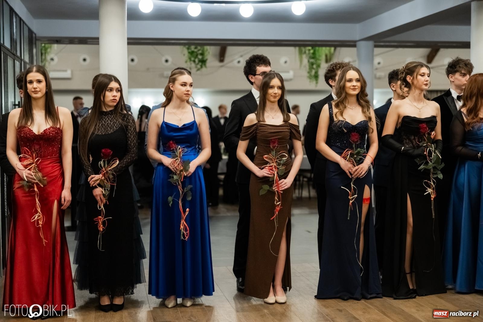 Zdjęcie w galerii na portalu naszraciborz.pl: ZSO nr 1 w Raciborzu po raz pierwszy bawi się na studniówce w Rudach [FOTO i WIDEO] wiadomości z regionu