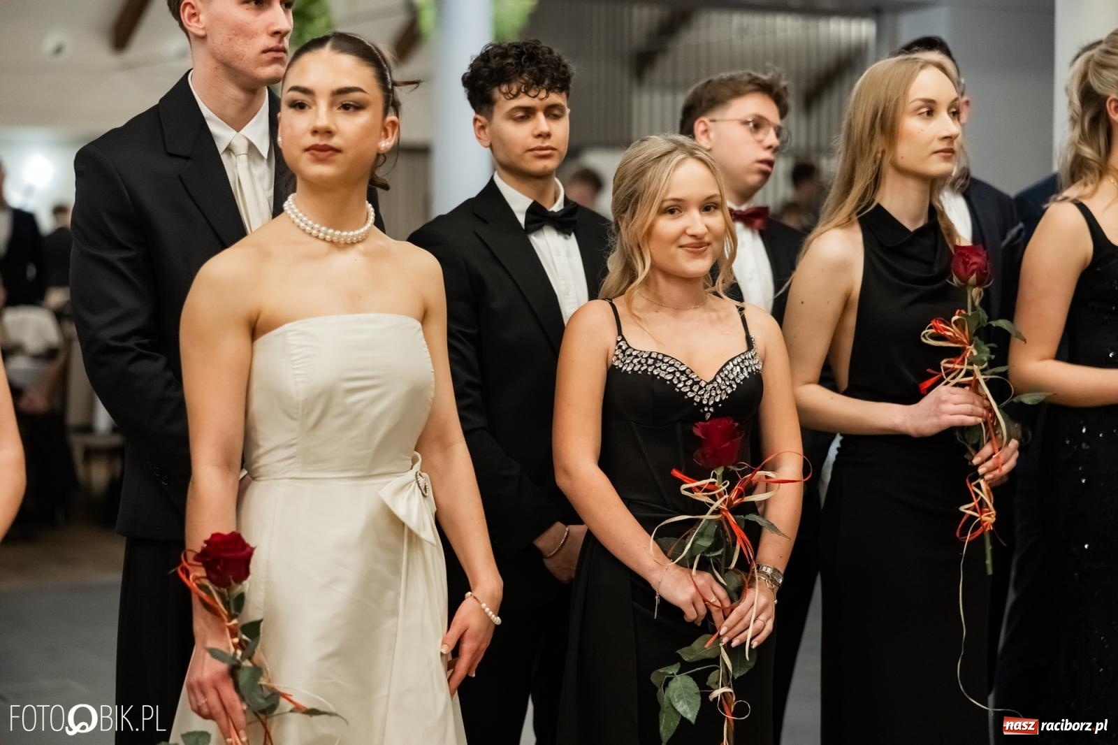 Zdjęcie w galerii na portalu naszraciborz.pl: ZSO nr 1 w Raciborzu po raz pierwszy bawi się na studniówce w Rudach [FOTO i WIDEO] wiadomości z regionu