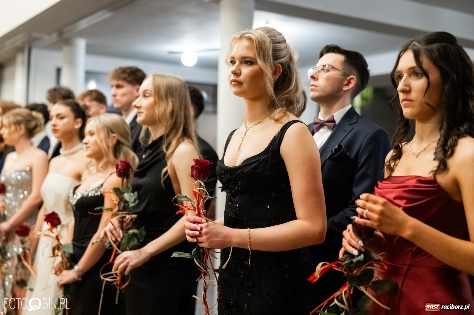 Zdjęcie w galerii na portalu naszraciborz.pl: ZSO nr 1 w Raciborzu po raz pierwszy bawi się na studniówce w Rudach [FOTO i WIDEO] wiadomości z regionu