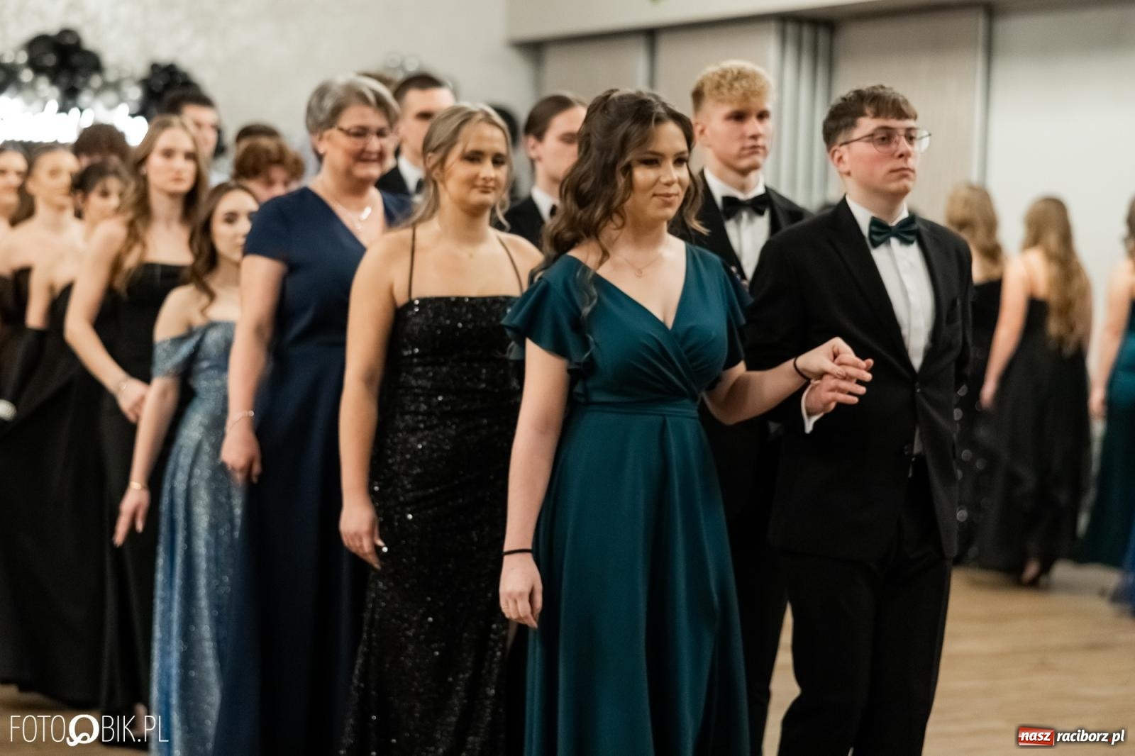 Zdjęcie w galerii na portalu naszraciborz.pl: ZSO nr 1 w Raciborzu po raz pierwszy bawi się na studniówce w Rudach [FOTO i WIDEO] wiadomości z regionu