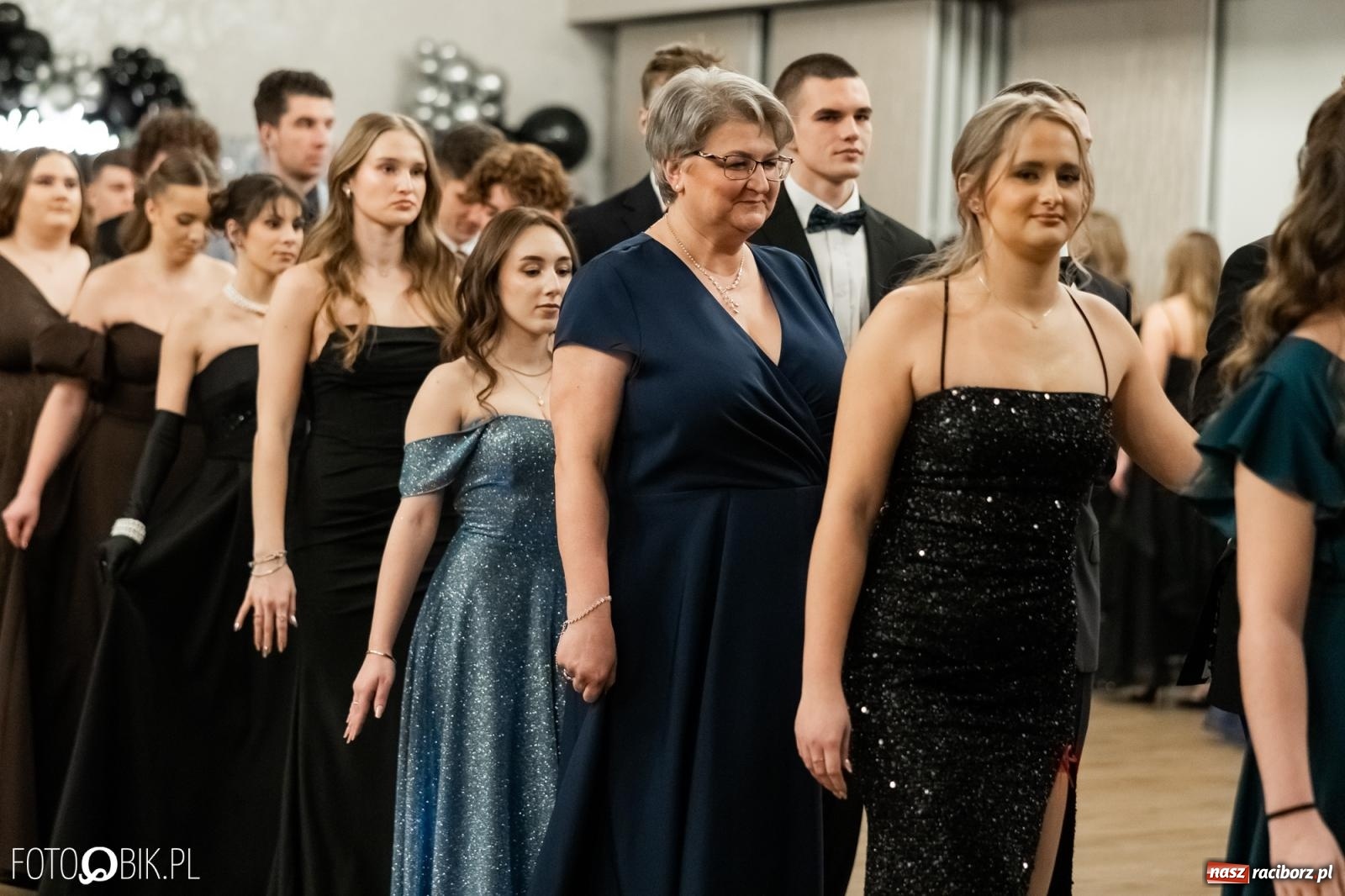 Zdjęcie w galerii na portalu naszraciborz.pl: ZSO nr 1 w Raciborzu po raz pierwszy bawi się na studniówce w Rudach [FOTO i WIDEO] wiadomości z regionu