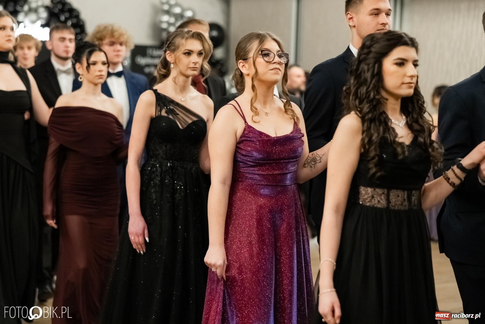 Zdjęcie w galerii na portalu naszraciborz.pl: ZSO nr 1 w Raciborzu po raz pierwszy bawi się na studniówce w Rudach [FOTO i WIDEO] wiadomości z regionu