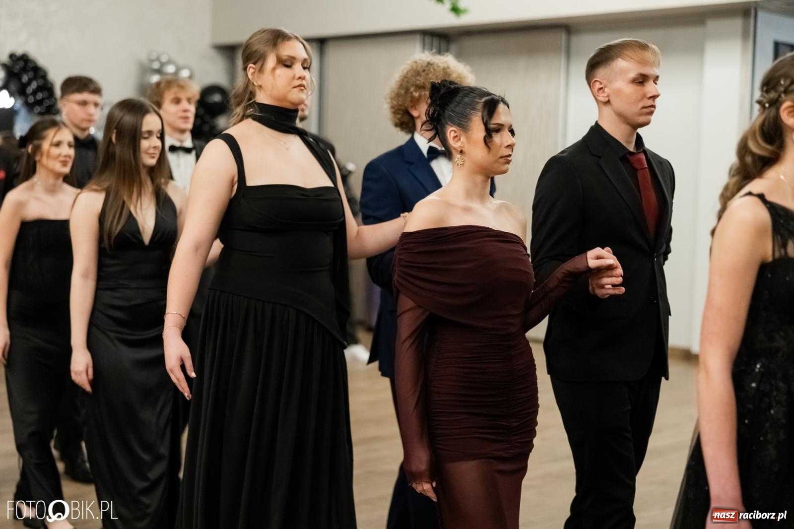 Zdjęcie w galerii na portalu naszraciborz.pl: ZSO nr 1 w Raciborzu po raz pierwszy bawi się na studniówce w Rudach [FOTO i WIDEO] wiadomości z regionu