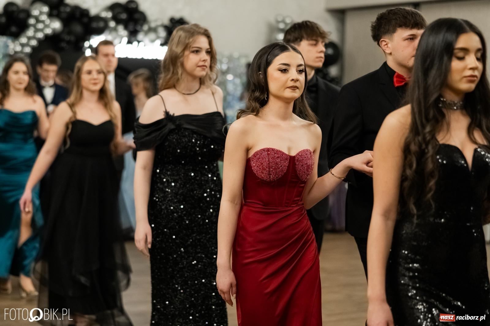 Zdjęcie w galerii na portalu naszraciborz.pl: ZSO nr 1 w Raciborzu po raz pierwszy bawi się na studniówce w Rudach [FOTO i WIDEO] wiadomości z regionu