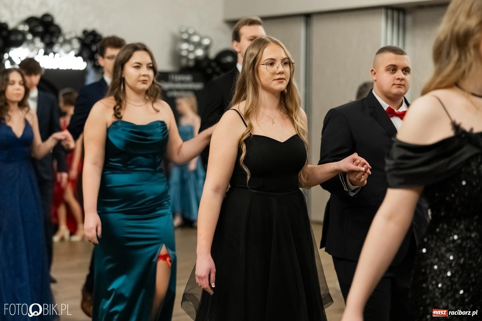 Zdjęcie w galerii na portalu naszraciborz.pl: ZSO nr 1 w Raciborzu po raz pierwszy bawi się na studniówce w Rudach [FOTO i WIDEO] wiadomości z regionu