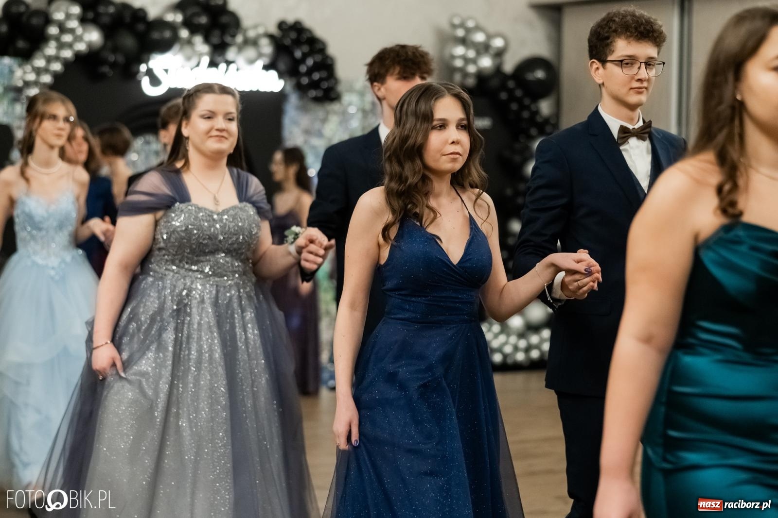 Zdjęcie w galerii na portalu naszraciborz.pl: ZSO nr 1 w Raciborzu po raz pierwszy bawi się na studniówce w Rudach [FOTO i WIDEO] wiadomości z regionu