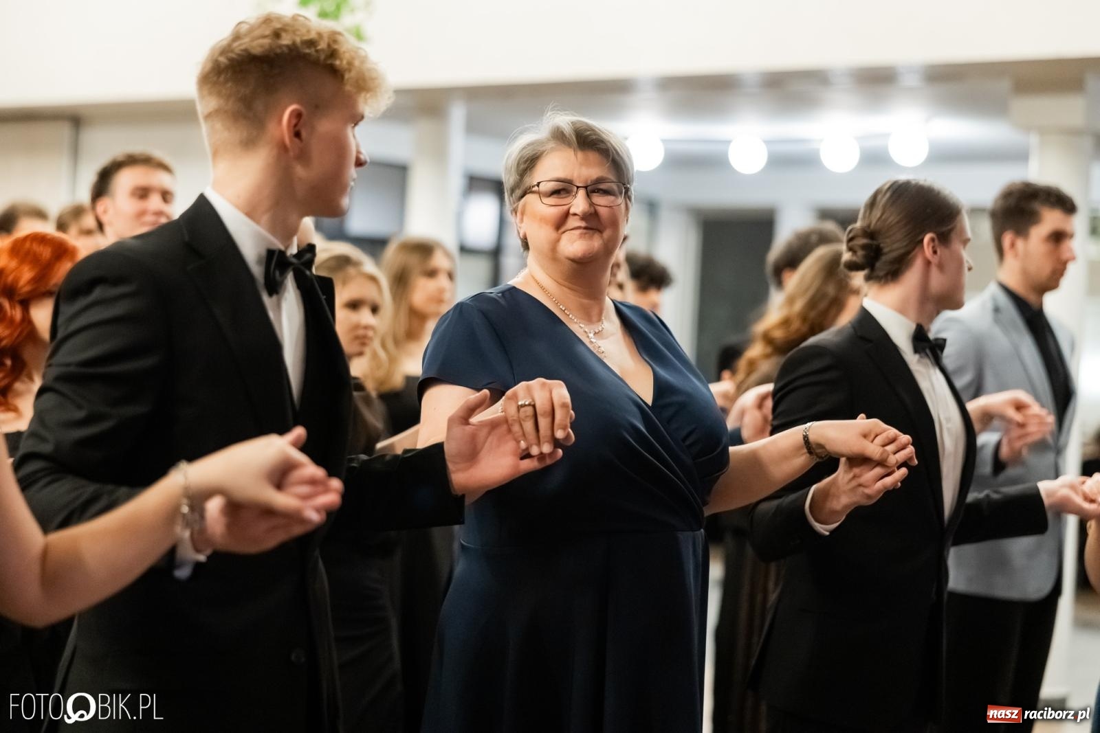 Zdjęcie w galerii na portalu naszraciborz.pl: ZSO nr 1 w Raciborzu po raz pierwszy bawi się na studniówce w Rudach [FOTO i WIDEO] wiadomości z regionu