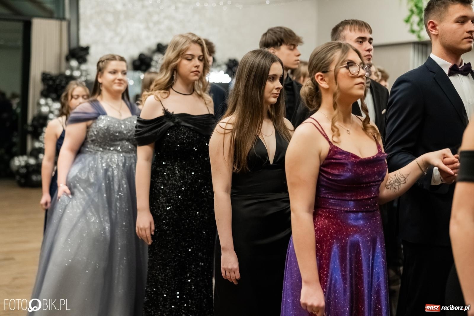 Zdjęcie w galerii na portalu naszraciborz.pl: ZSO nr 1 w Raciborzu po raz pierwszy bawi się na studniówce w Rudach [FOTO i WIDEO] wiadomości z regionu