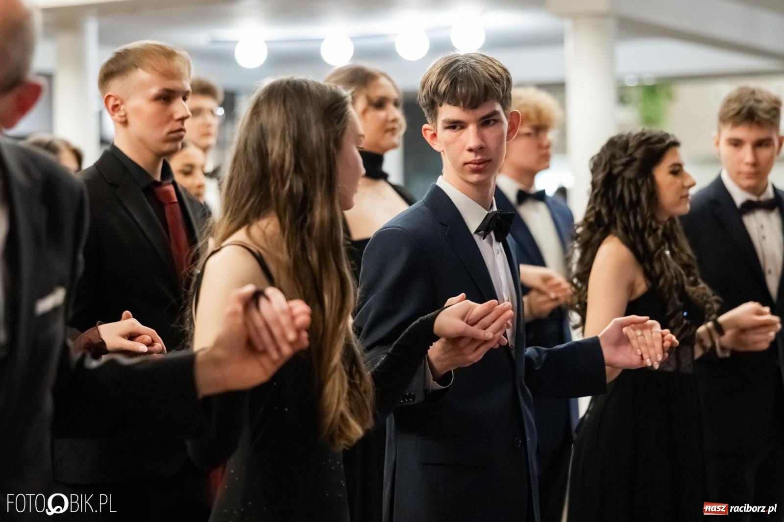 Zdjęcie w galerii na portalu naszraciborz.pl: ZSO nr 1 w Raciborzu po raz pierwszy bawi się na studniówce w Rudach [FOTO i WIDEO] wiadomości z regionu