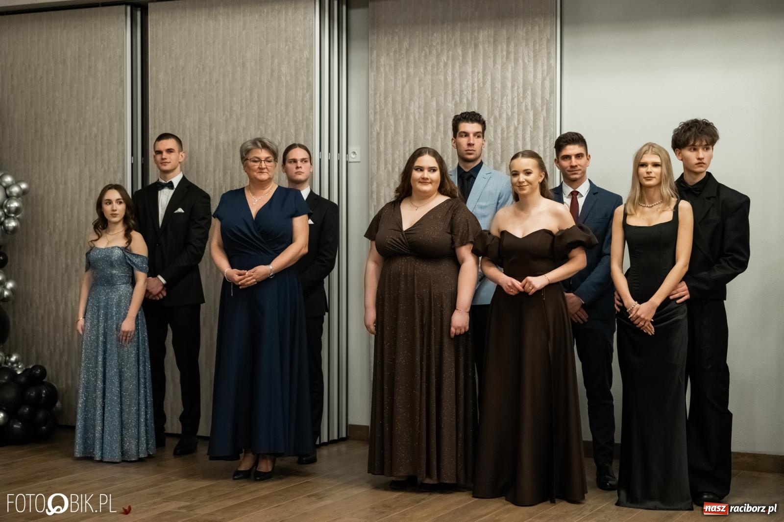 Zdjęcie w galerii na portalu naszraciborz.pl: ZSO nr 1 w Raciborzu po raz pierwszy bawi się na studniówce w Rudach [FOTO i WIDEO] wiadomości z regionu