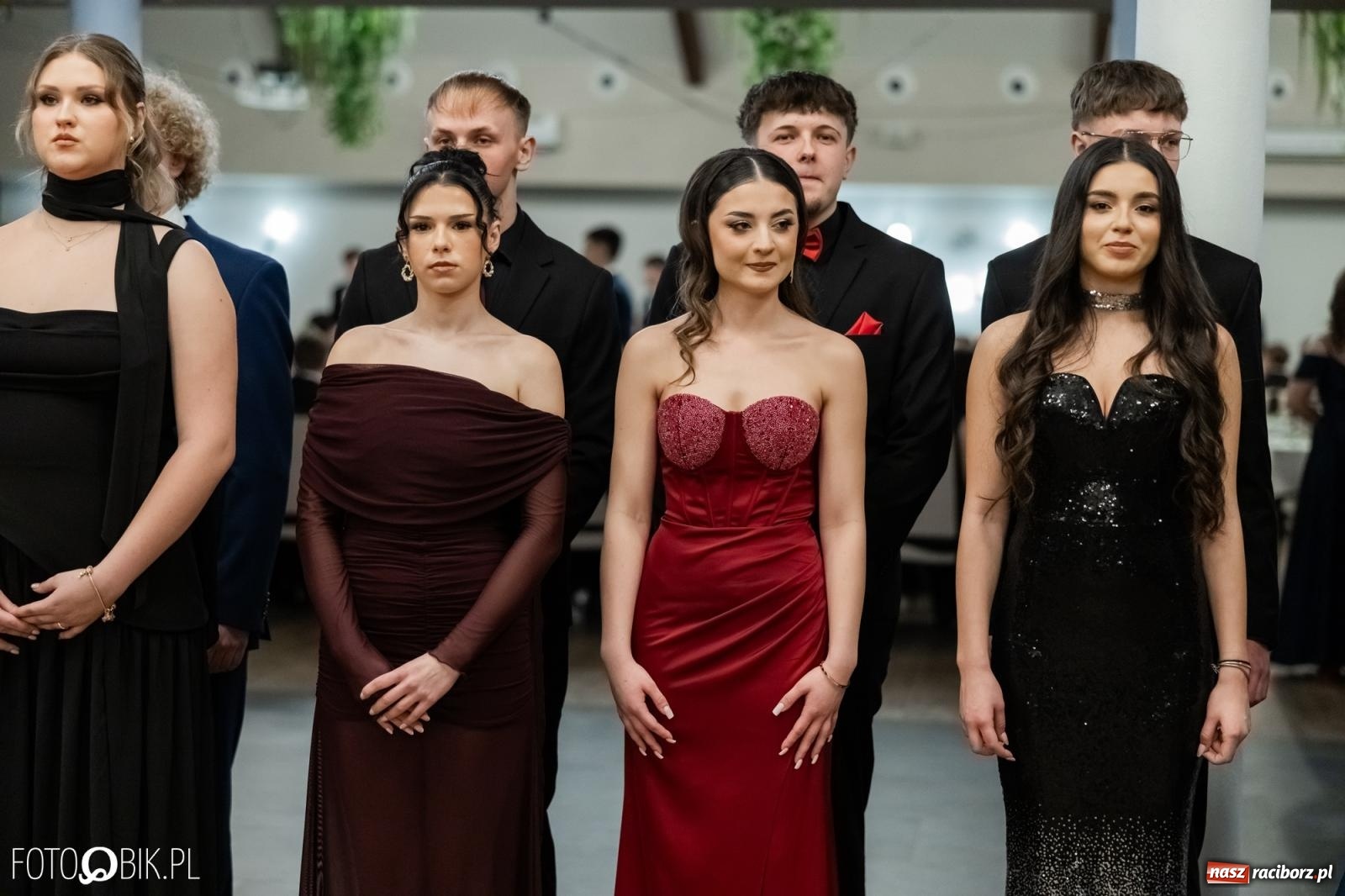 Zdjęcie w galerii na portalu naszraciborz.pl: ZSO nr 1 w Raciborzu po raz pierwszy bawi się na studniówce w Rudach [FOTO i WIDEO] wiadomości z regionu