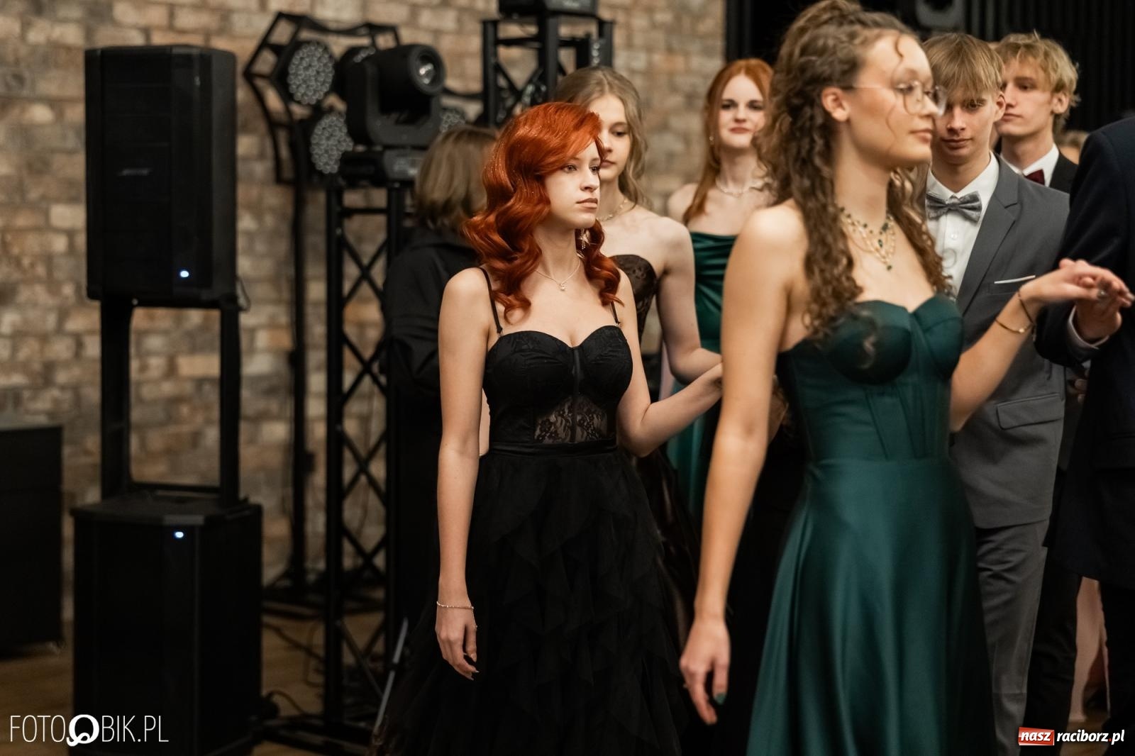 Zdjęcie w galerii na portalu naszraciborz.pl: ZSO nr 1 w Raciborzu po raz pierwszy bawi się na studniówce w Rudach [FOTO i WIDEO] wiadomości z regionu