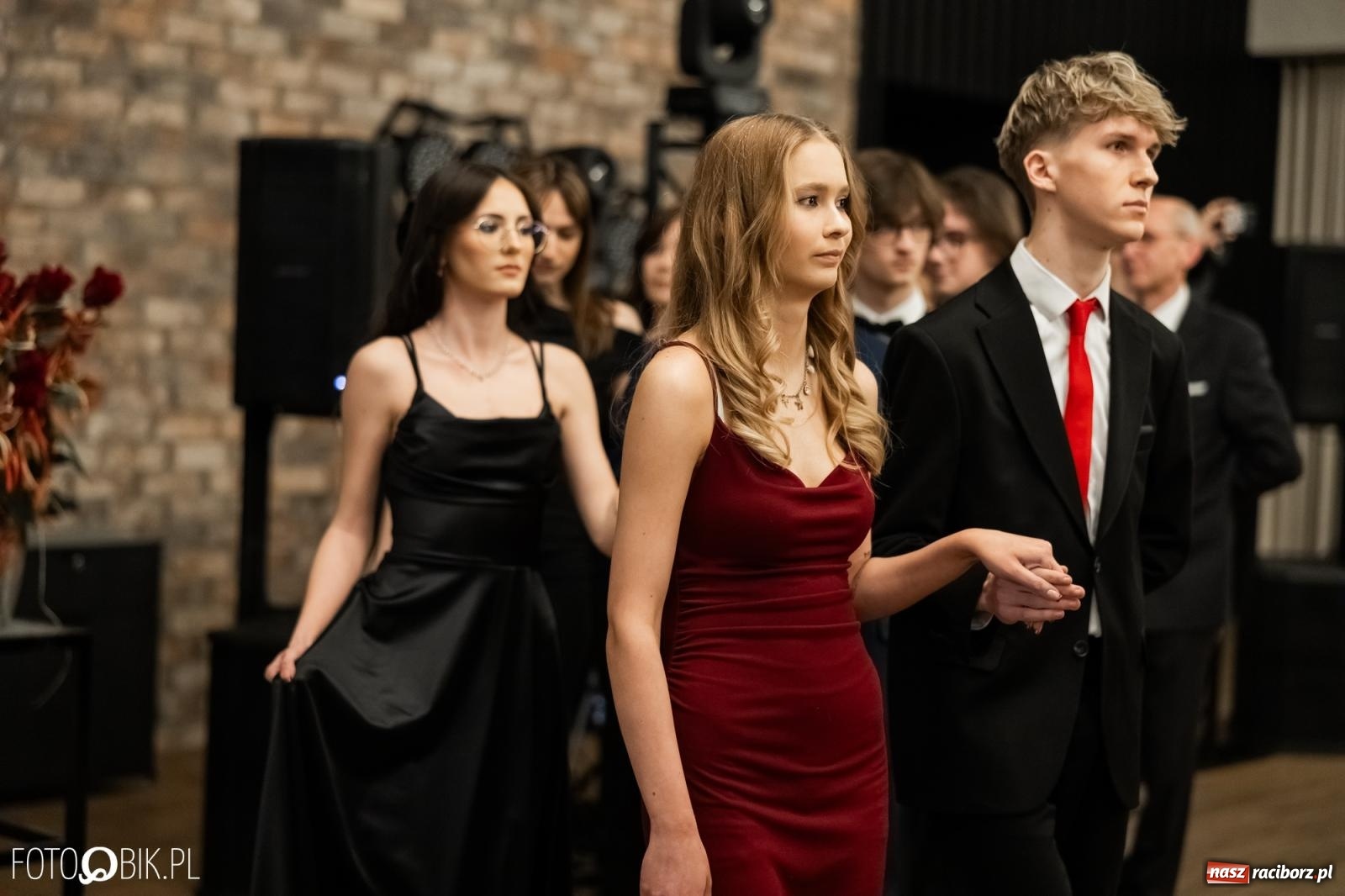 Zdjęcie w galerii na portalu naszraciborz.pl: ZSO nr 1 w Raciborzu po raz pierwszy bawi się na studniówce w Rudach [FOTO i WIDEO] wiadomości z regionu