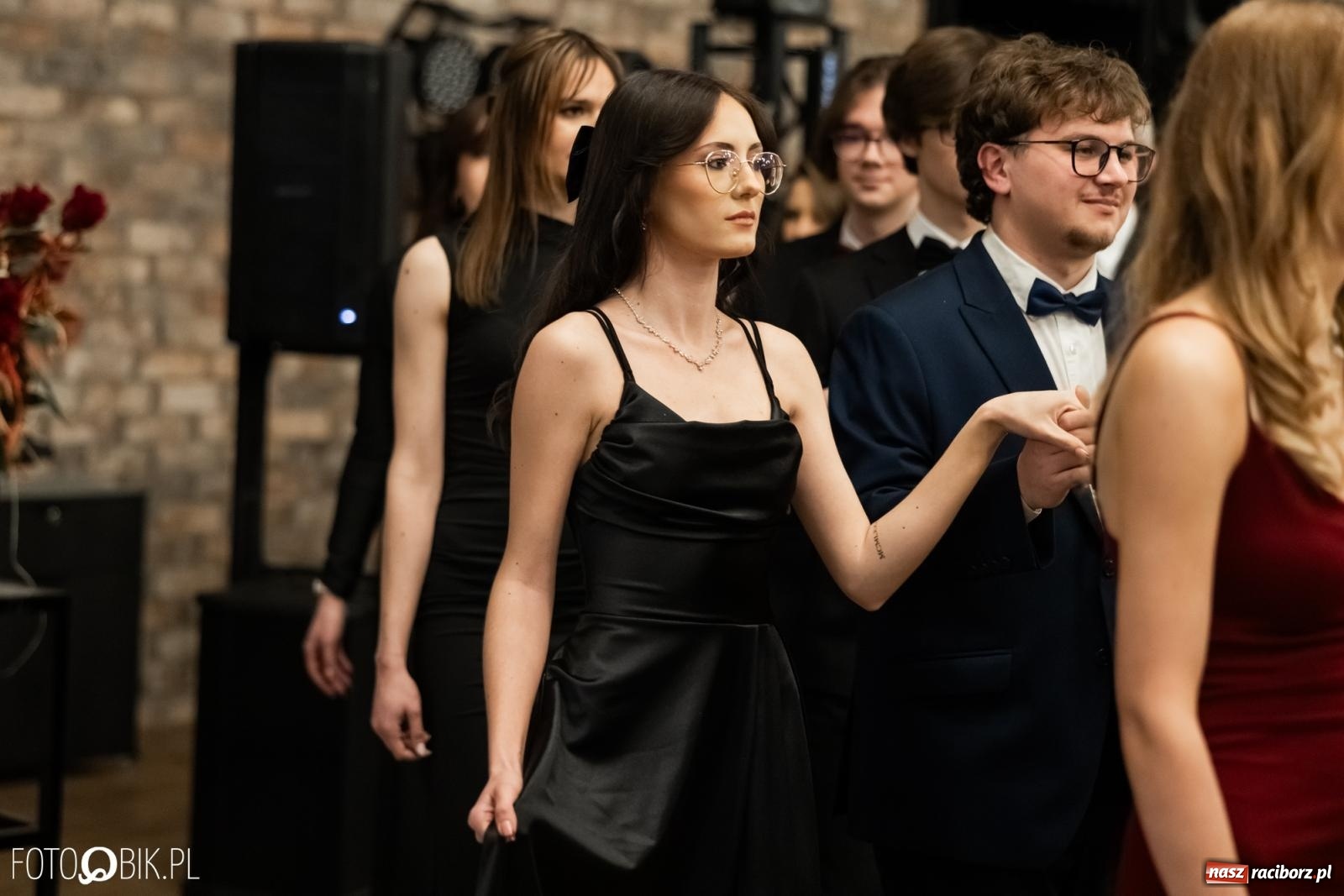 Zdjęcie w galerii na portalu naszraciborz.pl: ZSO nr 1 w Raciborzu po raz pierwszy bawi się na studniówce w Rudach [FOTO i WIDEO] wiadomości z regionu