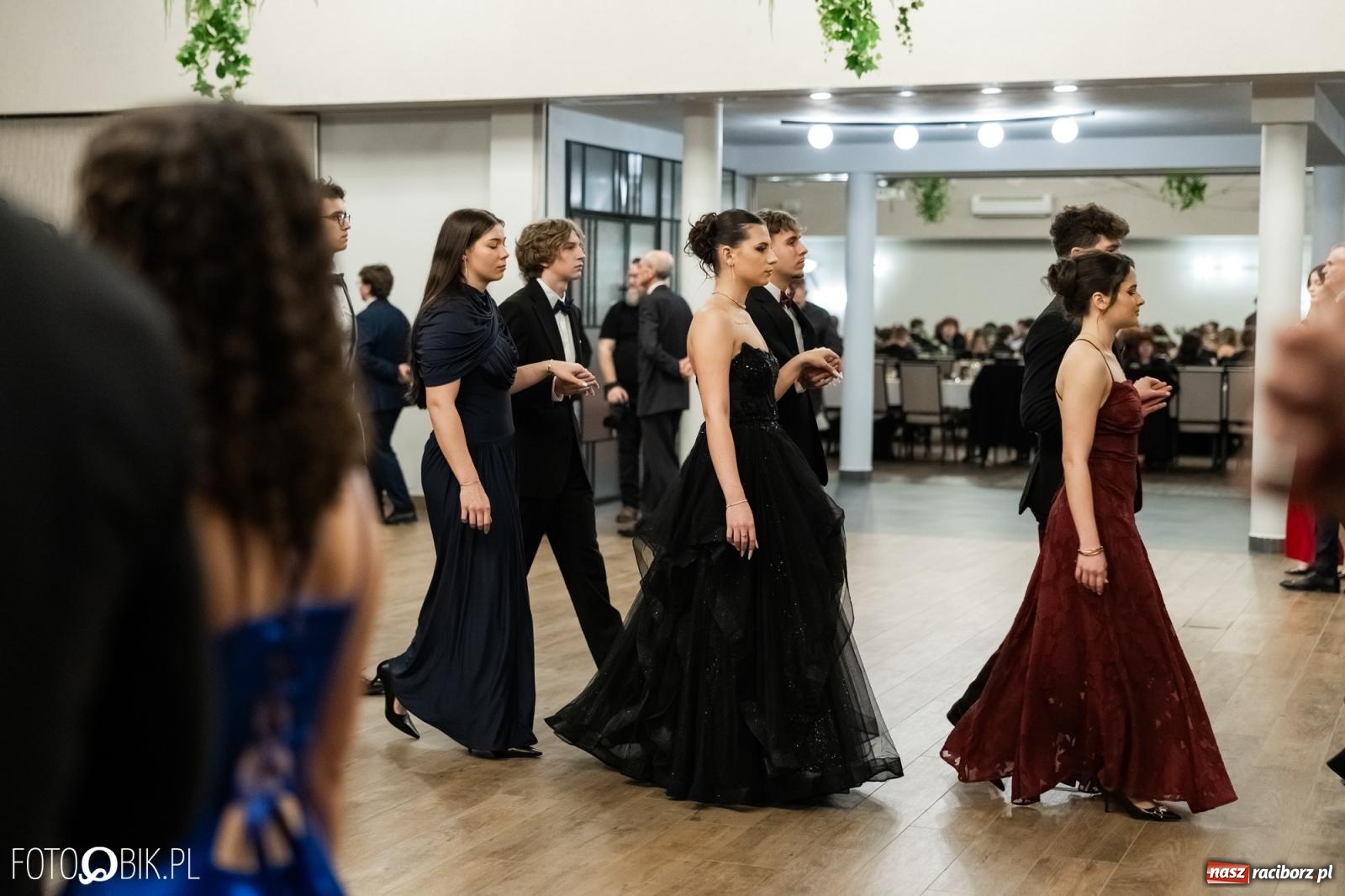 Zdjęcie w galerii na portalu naszraciborz.pl: ZSO nr 1 w Raciborzu po raz pierwszy bawi się na studniówce w Rudach [FOTO i WIDEO] wiadomości z regionu