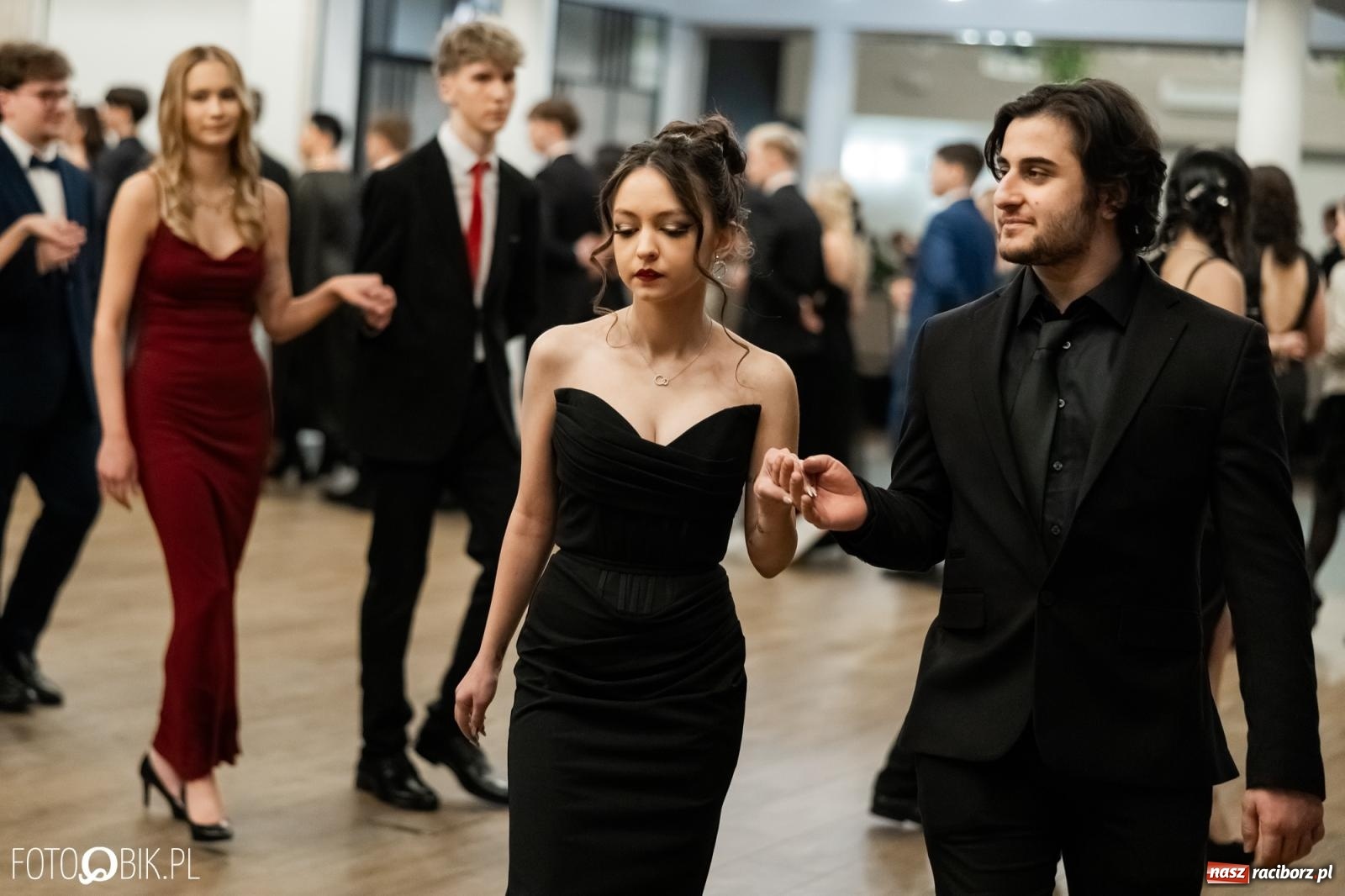 Zdjęcie w galerii na portalu naszraciborz.pl: ZSO nr 1 w Raciborzu po raz pierwszy bawi się na studniówce w Rudach [FOTO i WIDEO] wiadomości z regionu