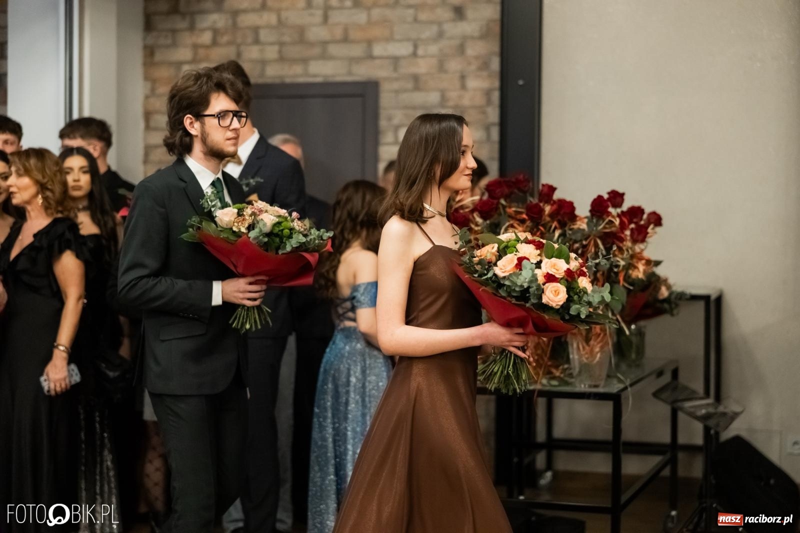 Zdjęcie w galerii na portalu naszraciborz.pl: ZSO nr 1 w Raciborzu po raz pierwszy bawi się na studniówce w Rudach [FOTO i WIDEO] wiadomości z regionu