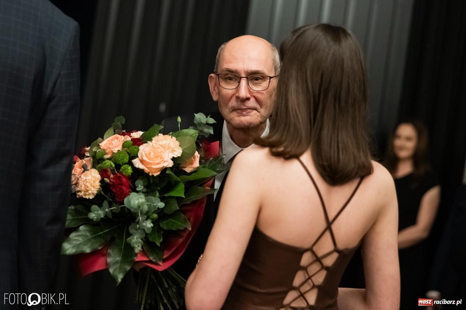 Zdjęcie w galerii na portalu naszraciborz.pl: ZSO nr 1 w Raciborzu po raz pierwszy bawi się na studniówce w Rudach [FOTO i WIDEO] wiadomości z regionu