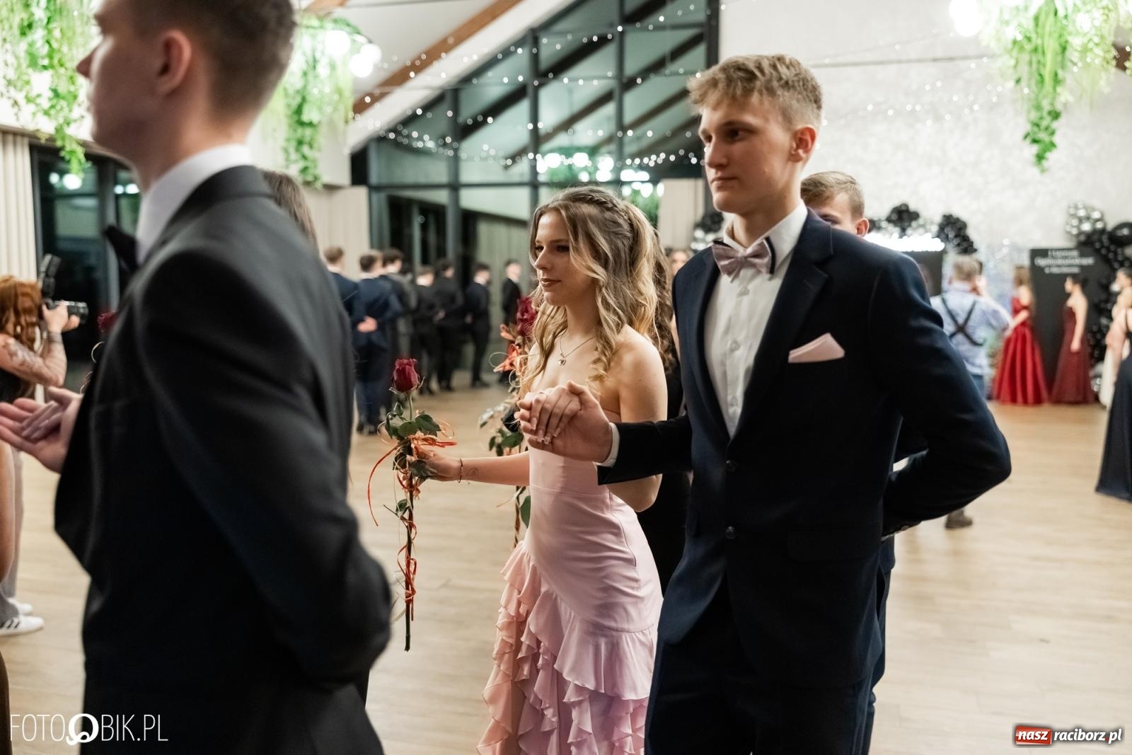 Zdjęcie w galerii na portalu naszraciborz.pl: ZSO nr 1 w Raciborzu po raz pierwszy bawi się na studniówce w Rudach [FOTO i WIDEO] wiadomości z regionu