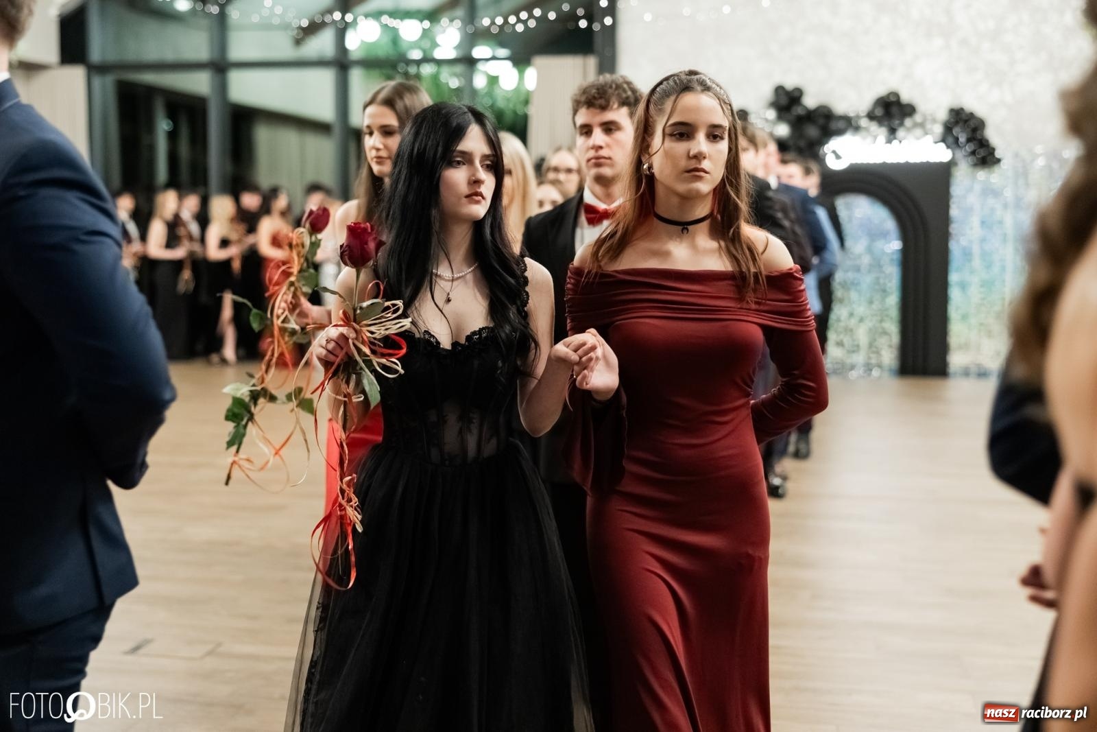 Zdjęcie w galerii na portalu naszraciborz.pl: ZSO nr 1 w Raciborzu po raz pierwszy bawi się na studniówce w Rudach [FOTO i WIDEO] wiadomości z regionu