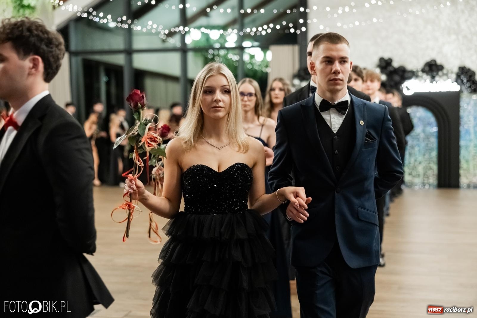 Zdjęcie w galerii na portalu naszraciborz.pl: ZSO nr 1 w Raciborzu po raz pierwszy bawi się na studniówce w Rudach [FOTO i WIDEO] wiadomości z regionu