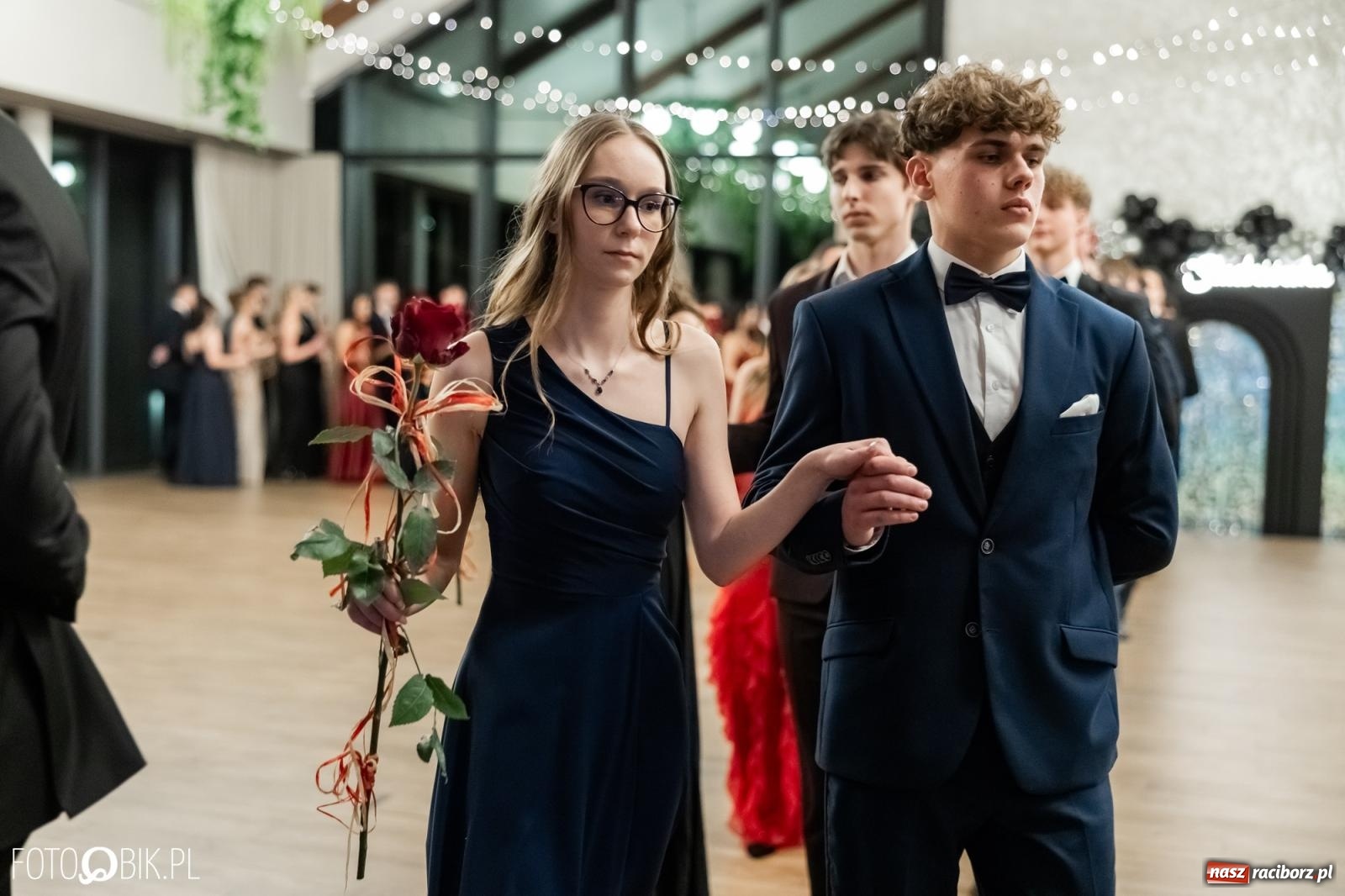 Zdjęcie w galerii na portalu naszraciborz.pl: ZSO nr 1 w Raciborzu po raz pierwszy bawi się na studniówce w Rudach [FOTO i WIDEO] wiadomości z regionu