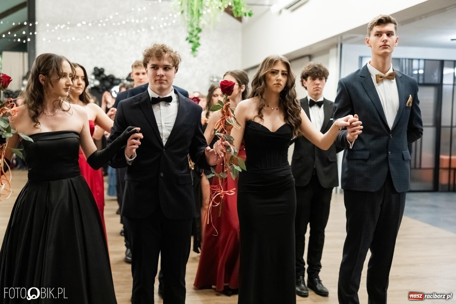 Zdjęcie w galerii na portalu naszraciborz.pl: ZSO nr 1 w Raciborzu po raz pierwszy bawi się na studniówce w Rudach [FOTO i WIDEO] wiadomości z regionu