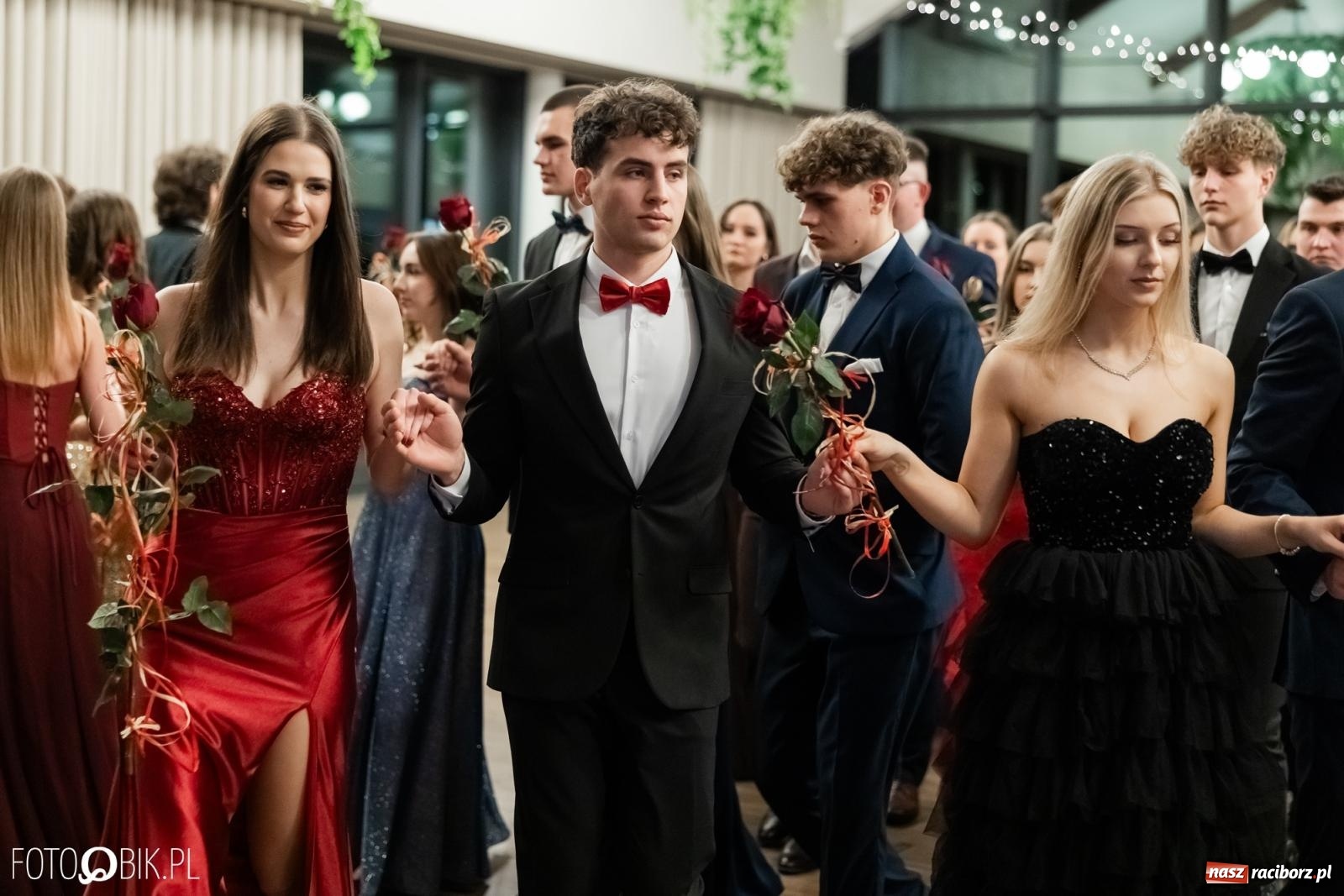 Zdjęcie w galerii na portalu naszraciborz.pl: ZSO nr 1 w Raciborzu po raz pierwszy bawi się na studniówce w Rudach [FOTO i WIDEO] wiadomości z regionu