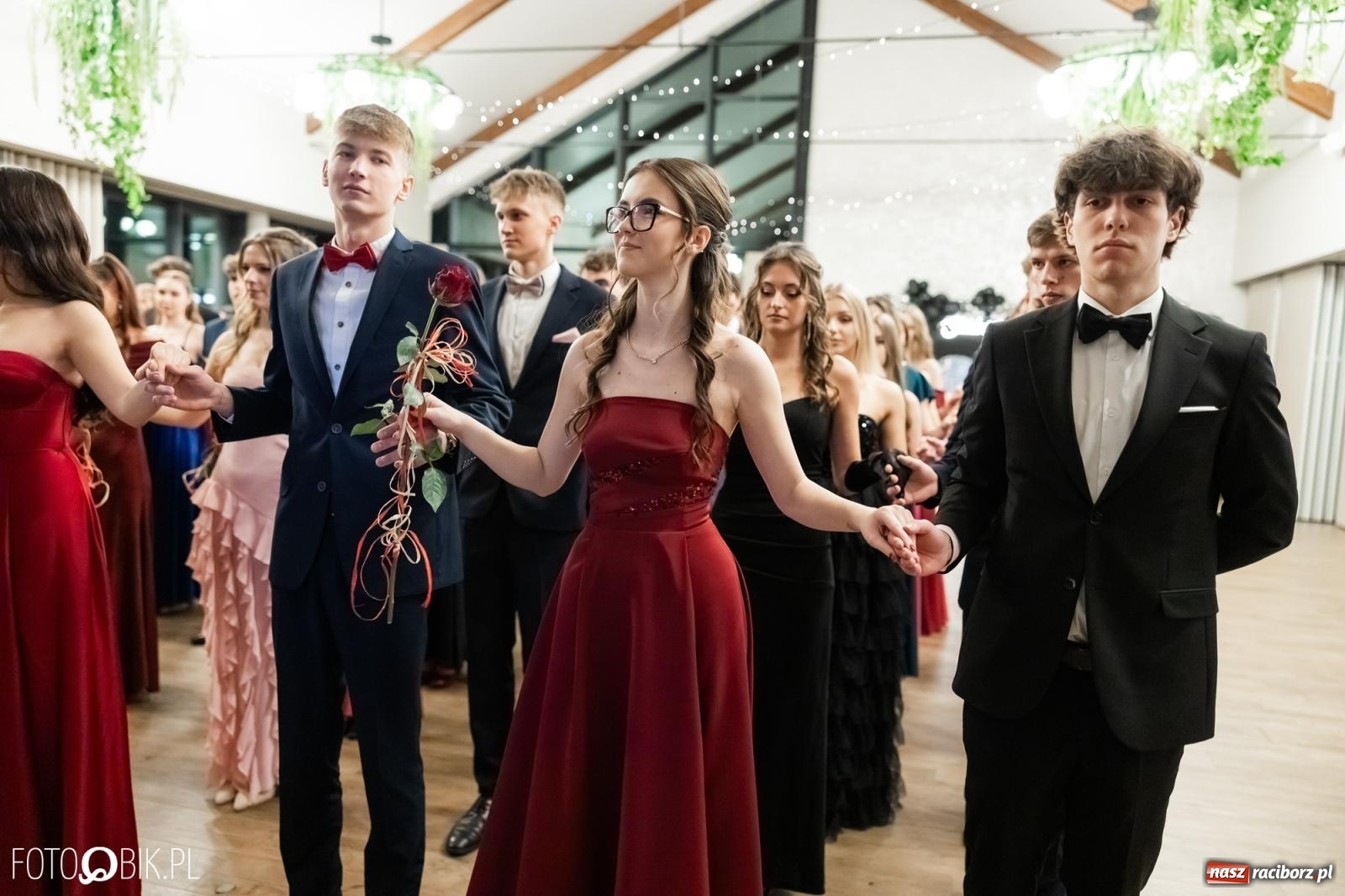 Zdjęcie w galerii na portalu naszraciborz.pl: ZSO nr 1 w Raciborzu po raz pierwszy bawi się na studniówce w Rudach [FOTO i WIDEO] wiadomości z regionu