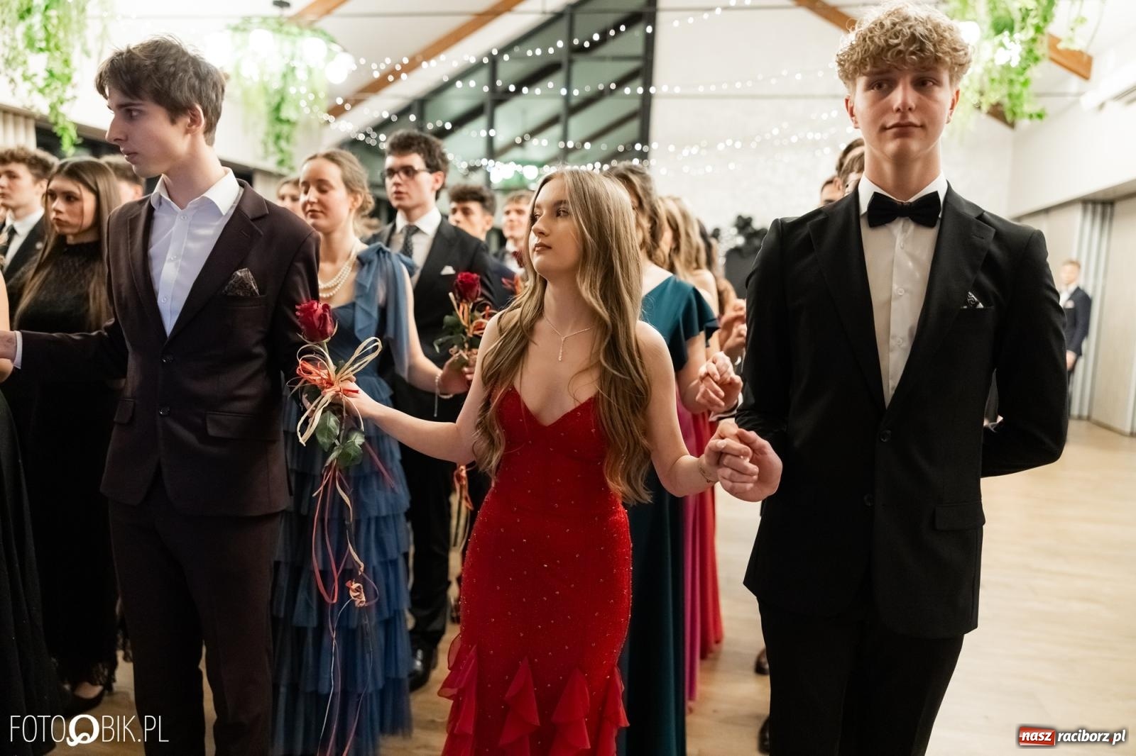 Zdjęcie w galerii na portalu naszraciborz.pl: ZSO nr 1 w Raciborzu po raz pierwszy bawi się na studniówce w Rudach [FOTO i WIDEO] wiadomości z regionu