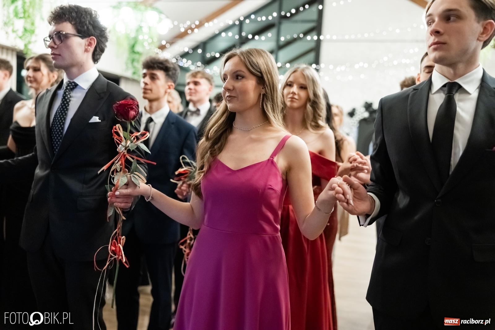 Zdjęcie w galerii na portalu naszraciborz.pl: ZSO nr 1 w Raciborzu po raz pierwszy bawi się na studniówce w Rudach [FOTO i WIDEO] wiadomości z regionu