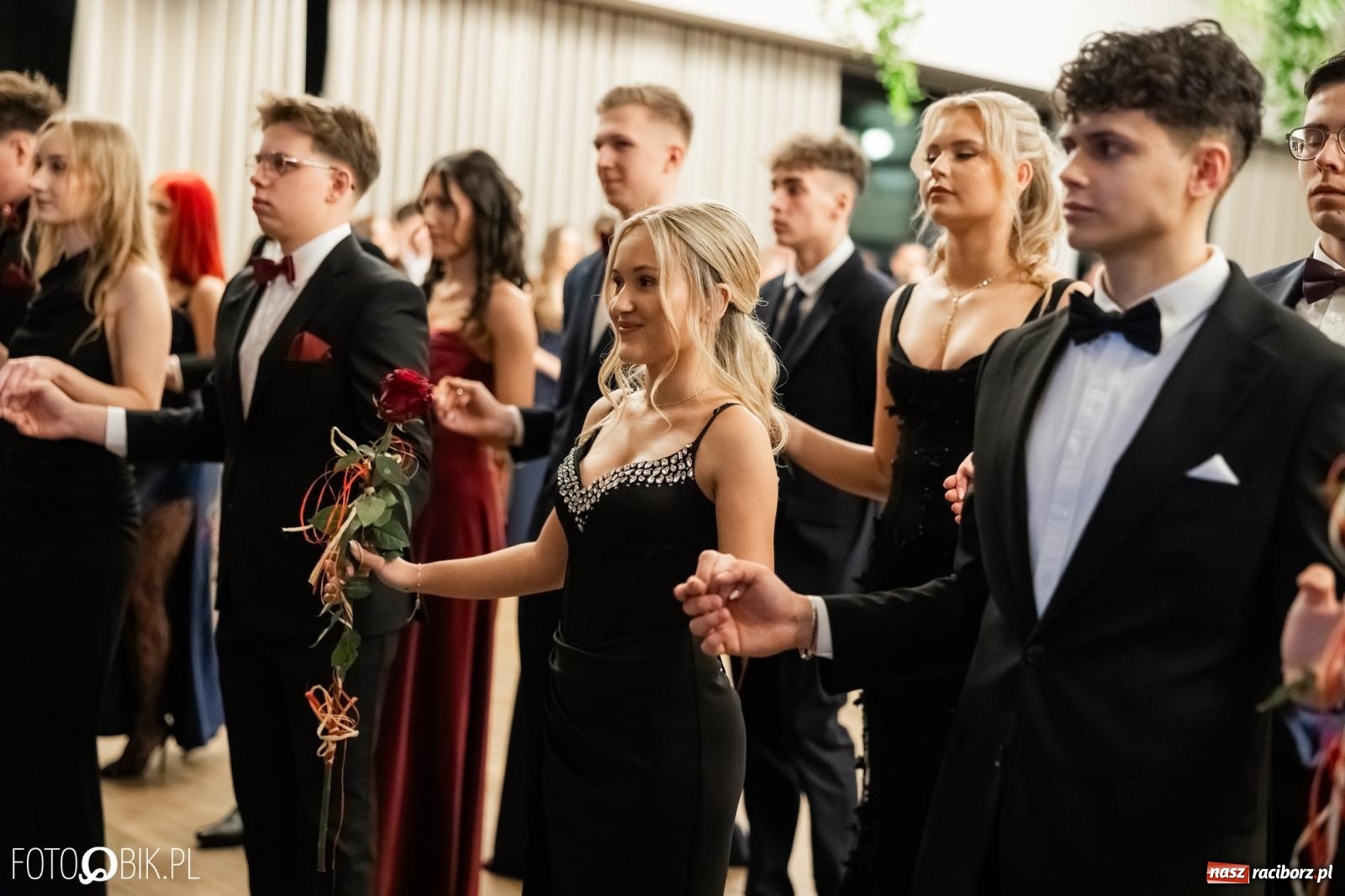 Zdjęcie w galerii na portalu naszraciborz.pl: ZSO nr 1 w Raciborzu po raz pierwszy bawi się na studniówce w Rudach [FOTO i WIDEO] wiadomości z regionu