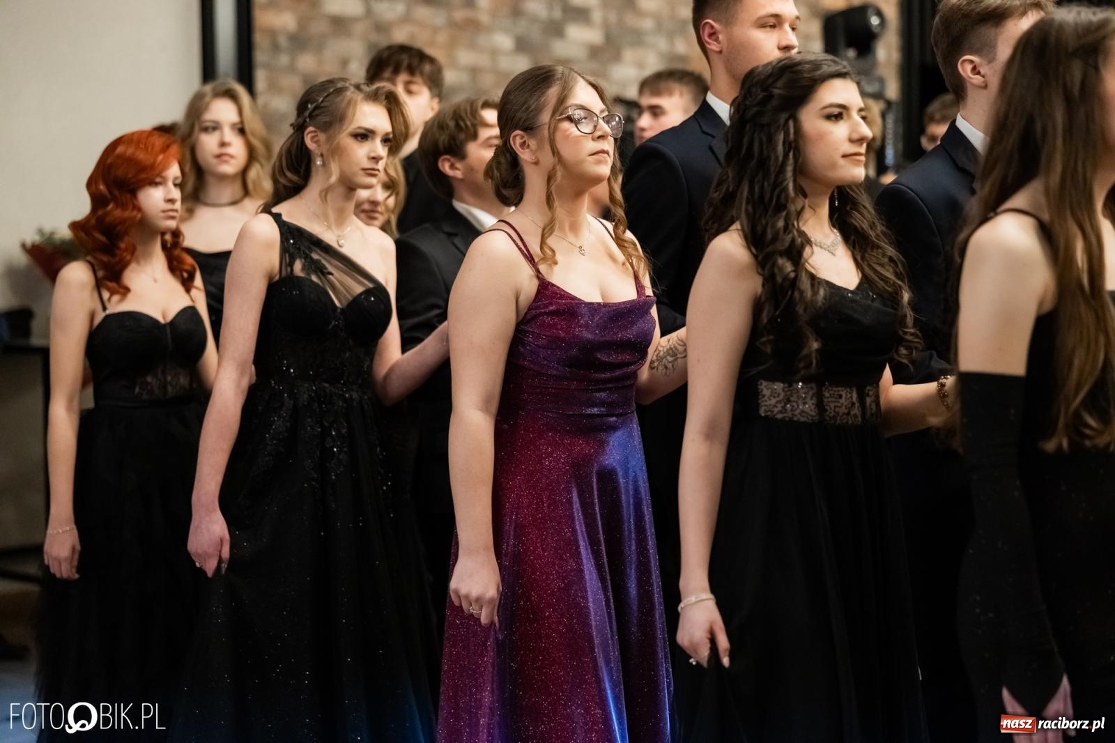 Zdjęcie w galerii na portalu naszraciborz.pl: ZSO nr 1 w Raciborzu po raz pierwszy bawi się na studniówce w Rudach [FOTO i WIDEO] wiadomości z regionu